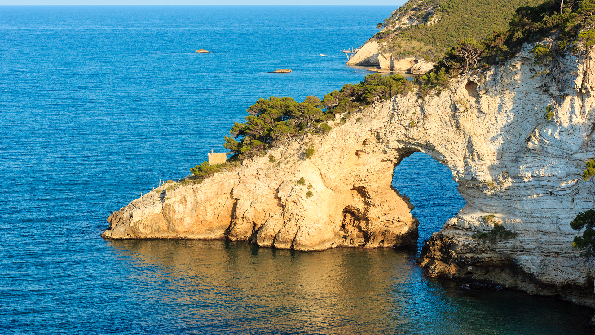 summer-arch-san-felice-italy