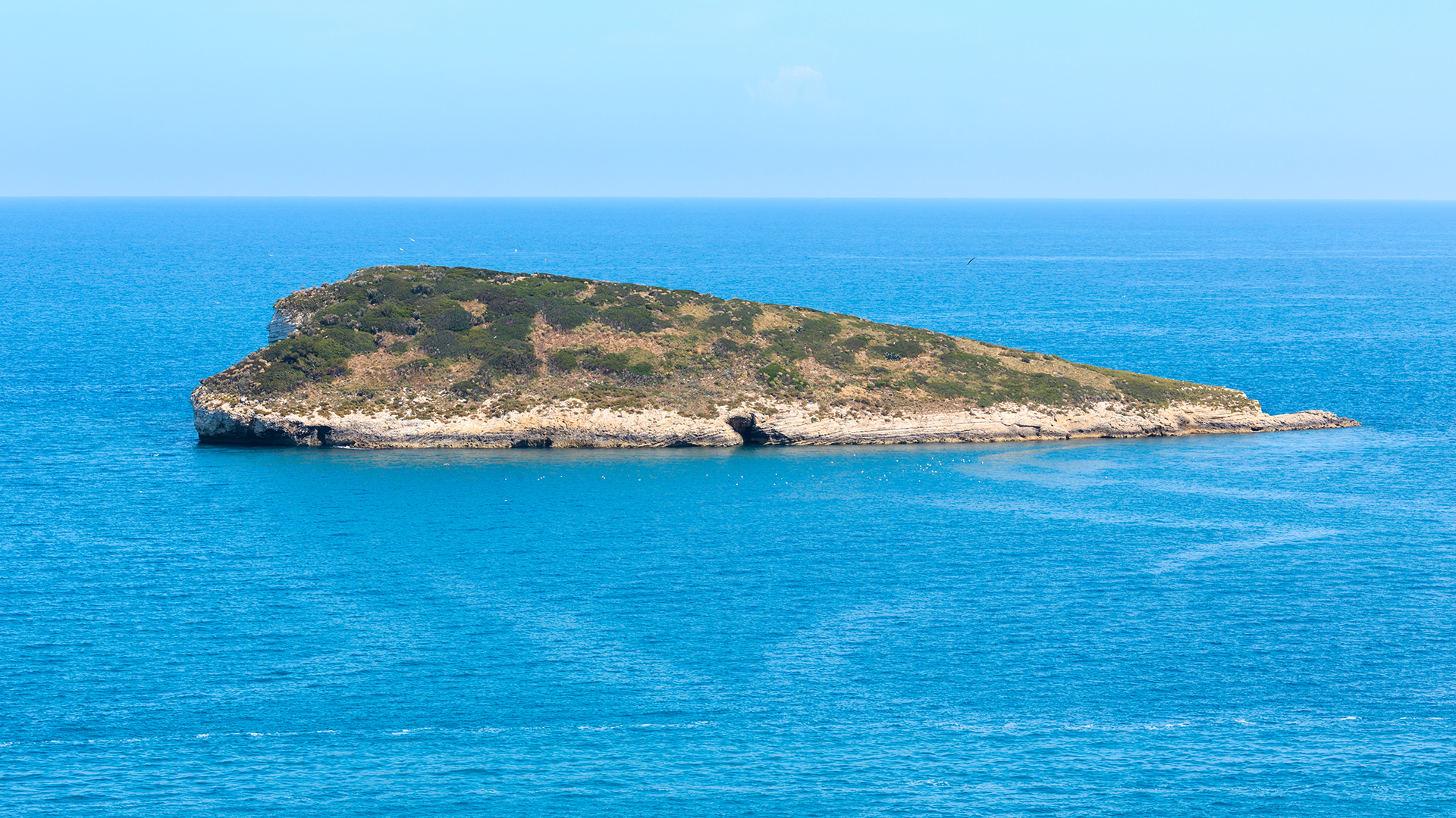 summer-isola-di-campi-puglia-italy