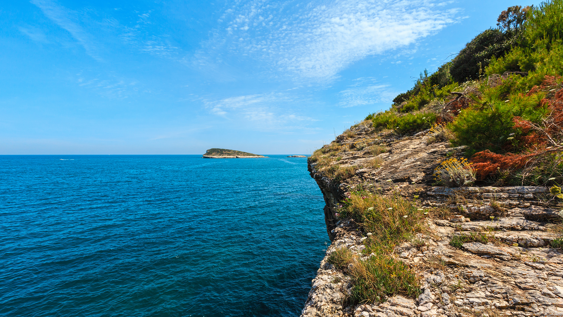 summer-rocky-sea-coast-gargano-puglia-italy-(1)